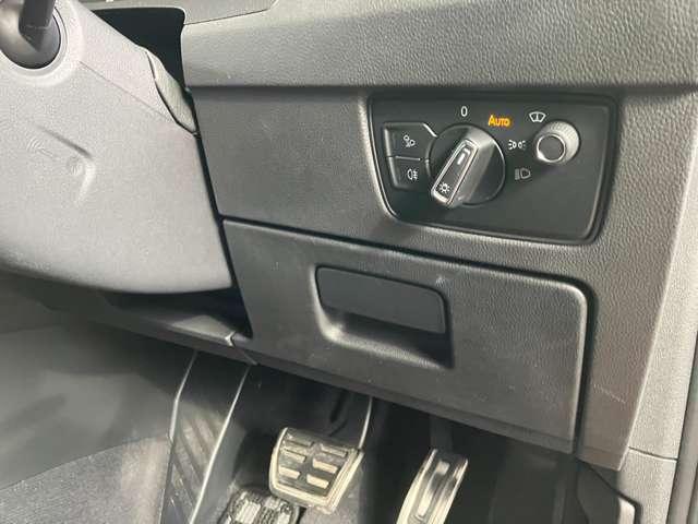 アルテオン TSI 4モーション Rラインアドバンス TSI 4モーション Rラインアドバンス レザーシート パワーシート アラウンドビューカメラ シートヒーター パワーテールゲート 純正ナビ デジタルメーター ヘッドアップディスプレイ ドラレコ前後(19枚目)