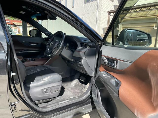 ハリアーハイブリッド Ｚ　レザーパッケージ　黒革パワーシート　フルモデリスタエアロ　ＪＢＬサウンドシステム　パワーリアゲート　ステアリングヒーター　ブラインドスポットモニター　レーダークルーズ　ヘッドアップディスプレイ　パノラミックビューモニタ（14枚目）