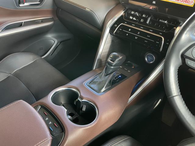 ハリアーハイブリッド Ｚ　レザーパッケージ　黒革パワーシート　フルモデリスタエアロ　ＪＢＬサウンドシステム　パワーリアゲート　ステアリングヒーター　ブラインドスポットモニター　レーダークルーズ　ヘッドアップディスプレイ　パノラミックビューモニタ（25枚目）