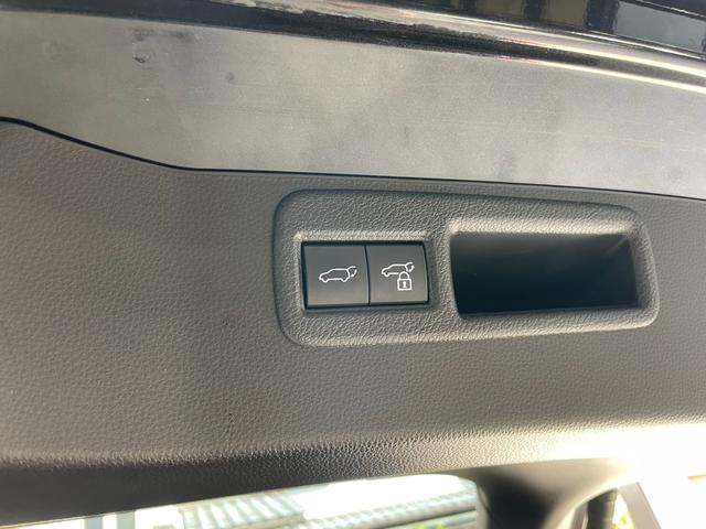 ハリアーハイブリッド Ｚ　レザーパッケージ　黒革パワーシート　フルモデリスタエアロ　ＪＢＬサウンドシステム　パワーリアゲート　ステアリングヒーター　ブラインドスポットモニター　レーダークルーズ　ヘッドアップディスプレイ　パノラミックビューモニタ（40枚目）