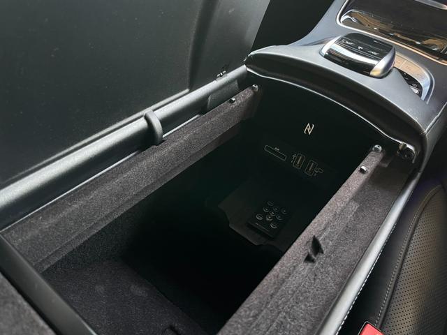 Ｓクラス Ｓ４００ｄ　スポーツリミテッド　ディーゼルターボ　レザーＥＸＣ　パノラマＳＲ　ＨＵＤ　Ｂｕｒｍｅｓｔｅ　フルセグＴＶ　ｃａｒｐｌａｙ　純２０インチＡＷ　電動リアゲート　黒革　メモリパワーシート　シートヒータ　ワイヤレス充電（28枚目）