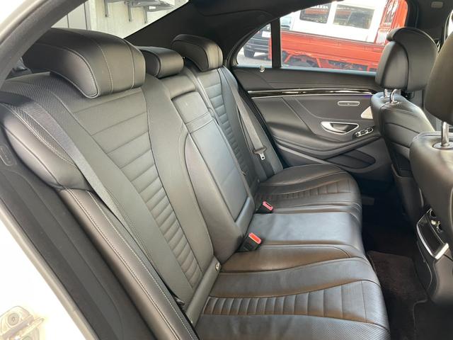 Ｓクラス Ｓ４００ｄ　スポーツリミテッド　ディーゼルターボ　レザーＥＸＣ　パノラマＳＲ　ＨＵＤ　Ｂｕｒｍｅｓｔｅ　フルセグＴＶ　ｃａｒｐｌａｙ　純２０インチＡＷ　電動リアゲート　黒革　メモリパワーシート　シートヒータ　ワイヤレス充電（34枚目）