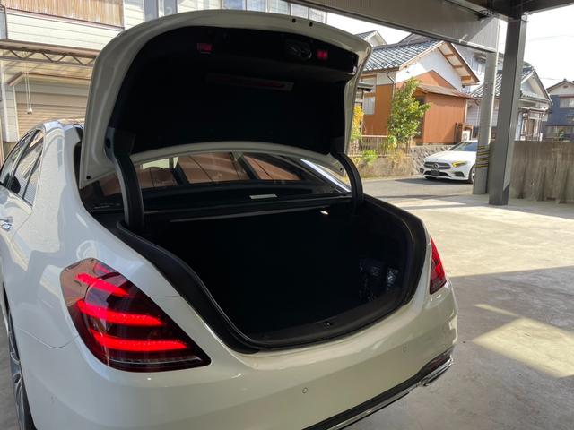 Ｓクラス Ｓ４００ｄ　スポーツリミテッド　ディーゼルターボ　レザーＥＸＣ　パノラマＳＲ　ＨＵＤ　Ｂｕｒｍｅｓｔｅ　フルセグＴＶ　ｃａｒｐｌａｙ　純２０インチＡＷ　電動リアゲート　黒革　メモリパワーシート　シートヒータ　ワイヤレス充電（41枚目）