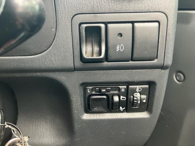 ジムニー ランドベンチャー 4WD ターボ キーレスエントリー 純正16インチアルミ 背面タイヤ CDオーディオ 電動格納ミラー シートヒーター(12枚目)