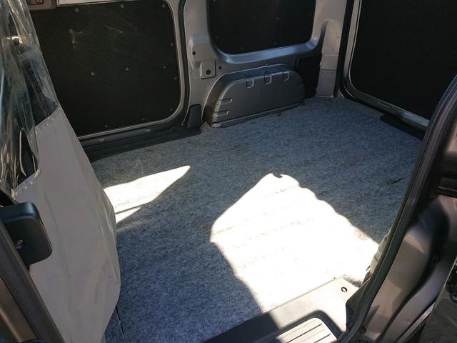 ＮＶ２００バネットバン ＤＸ　両側スライドドア　キーレスエントリー　アルミホイール　運転席エアバッグ（13枚目）