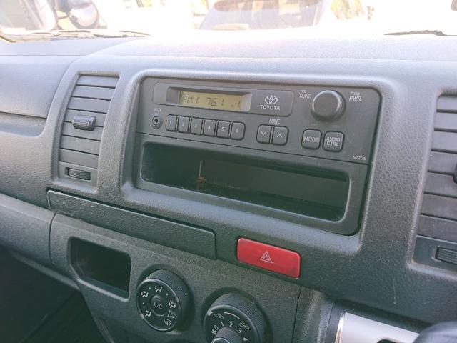 ハイエースバン ロングDX 4WD ディーゼル ターボ 3人乗り 両側スライドドア ベンチシート インパネAT キーレス ミュージックプレイヤー接続可 エアコン パワーウィンドウ(2枚目)