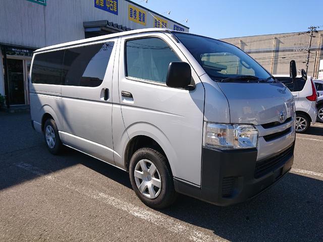 ハイエースバン ロングDX 4WD ディーゼル ターボ 3人乗り 両側スライドドア ベンチシート インパネAT キーレス ミュージックプレイヤー接続可 エアコン パワーウィンドウ(13枚目)