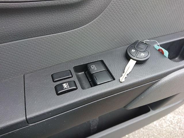 NV150AD VE エマージェンシーBKヒョウジュン レーンアシスト 衝突被害軽減システム キーレスエントリー 電動格納ミラー CVT ESC エアコン パワーウィンドウ(5枚目)