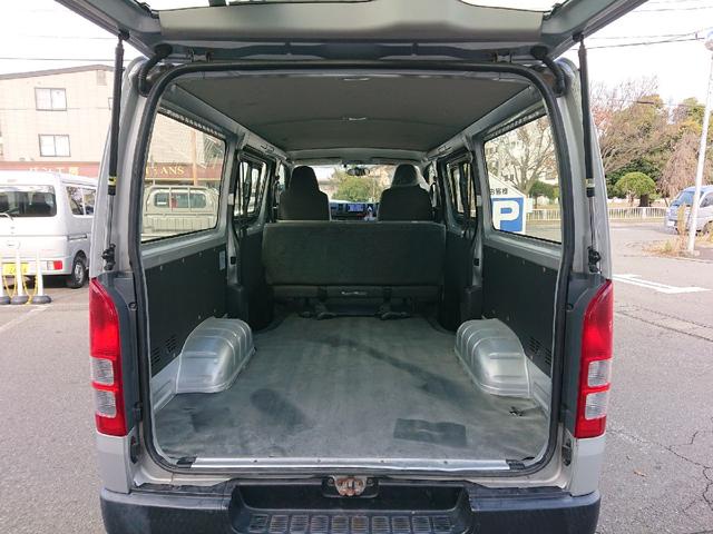 ハイエースバン ロングDX ディーゼル 4WD 5ドア 6人乗り ETC ナビ 両側スライドドア キーレス インパネAT レンタカーアップ CD エアコン パワーウィンドウ ABS(18枚目)