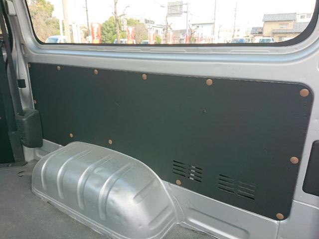 ハイエースバン ロングDX ディーゼル 4WD 5ドア 6人乗り ETC ナビ 両側スライドドア キーレス インパネAT レンタカーアップ CD エアコン パワーウィンドウ ABS(27枚目)