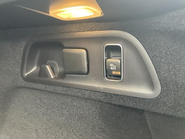GLE GLE450d 4マチック クーペスポーツ E-ACTIVE BODY CONTROL パノラミックスライディングルーフ ソフトクローズドア シートヒーター/ベンチレーション ブルメスター コクピットディスプレイ HUD エナジャイジングPKG(32枚目)