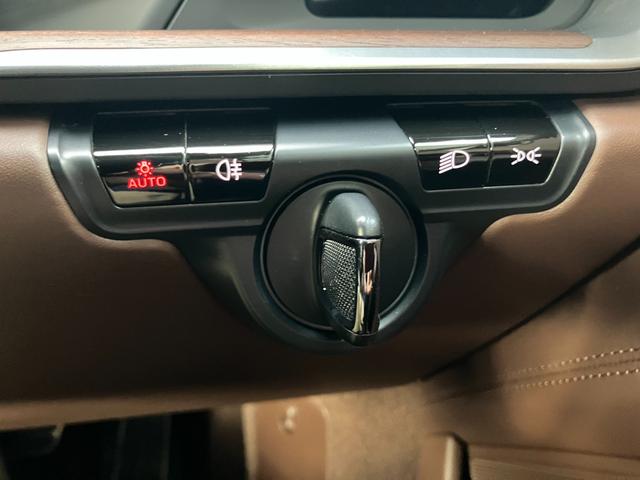 911 911カレラ4 カブリオレ 走行4500Km アベンチュリングリーンメタリック ブラウンソフトトップ トリュフブラウンインテリア スポーツクロノPKG スポーツエクゾースト 20/21インチCarrera Classicホイール(22枚目)