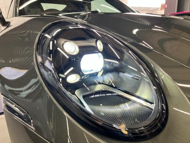 911 911カレラ4 カブリオレ 走行4500Km アベンチュリングリーンメタリック ブラウンソフトトップ トリュフブラウンインテリア スポーツクロノPKG スポーツエクゾースト 20/21インチCarrera Classicホイール(36枚目)