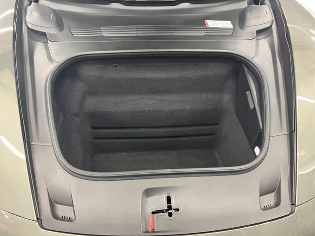 911 911カレラ4 カブリオレ 走行4500Km アベンチュリングリーンメタリック ブラウンソフトトップ トリュフブラウンインテリア スポーツクロノPKG スポーツエクゾースト 20/21インチCarrera Classicホイール(37枚目)