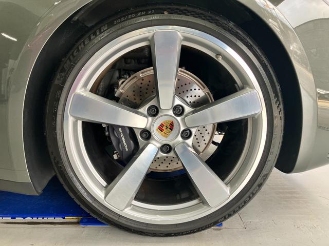 911 911カレラ4 カブリオレ 走行4500Km アベンチュリングリーンメタリック ブラウンソフトトップ トリュフブラウンインテリア スポーツクロノPKG スポーツエクゾースト 20/21インチCarrera Classicホイール(39枚目)