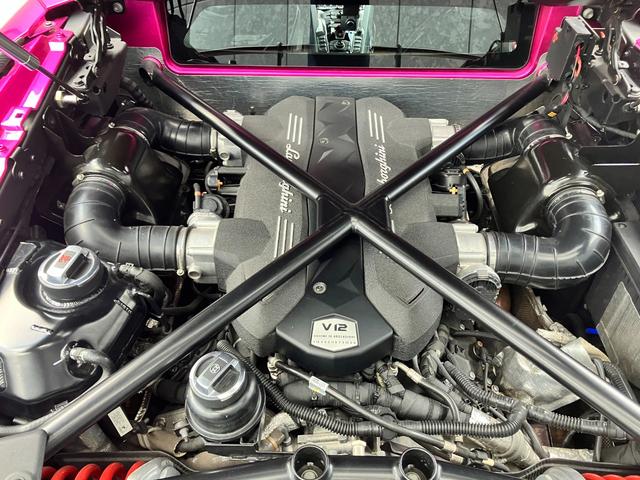 アヴェンタドール LP700-4 Ad Personam Rosa Tinjis フロントリフティング リバーシングカメラ シートヒーター EBM(30枚目)