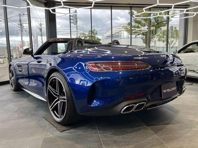 GT C ロードスター MC後モデル 12.3インチコクピットディスプレイ 10.25インチTFTモニター ダイヤモンドステッチナッパレザー ベンチレーション/ヒーターAMGパフォーマンスシート カーボンインテリア(6枚目)