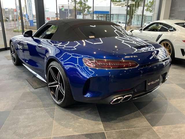 GT C ロードスター MC後モデル 12.3インチコクピットディスプレイ 10.25インチTFTモニター ダイヤモンドステッチナッパレザー ベンチレーション/ヒーターAMGパフォーマンスシート カーボンインテリア(7枚目)