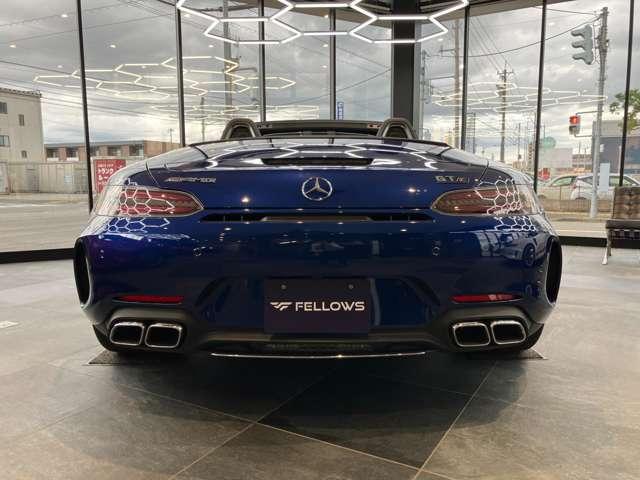 GT C ロードスター MC後モデル 12.3インチコクピットディスプレイ 10.25インチTFTモニター ダイヤモンドステッチナッパレザー ベンチレーション/ヒーターAMGパフォーマンスシート カーボンインテリア(8枚目)