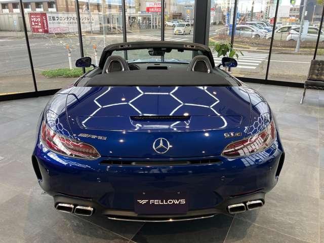 GT C ロードスター MC後モデル 12.3インチコクピットディスプレイ 10.25インチTFTモニター ダイヤモンドステッチナッパレザー ベンチレーション/ヒーターAMGパフォーマンスシート カーボンインテリア(9枚目)