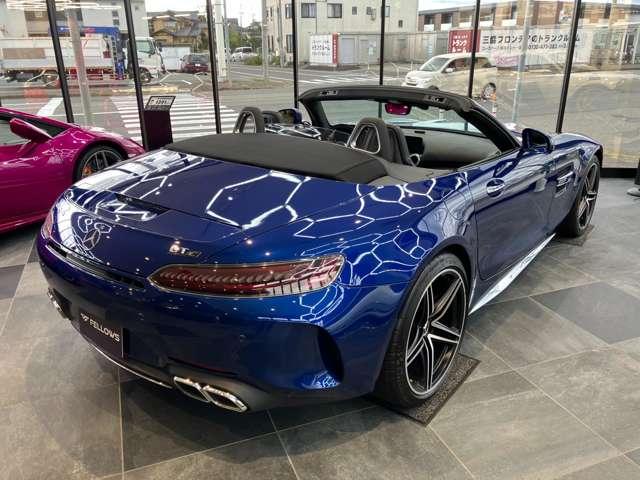 GT C ロードスター MC後モデル 12.3インチコクピットディスプレイ 10.25インチTFTモニター ダイヤモンドステッチナッパレザー ベンチレーション/ヒーターAMGパフォーマンスシート カーボンインテリア(11枚目)