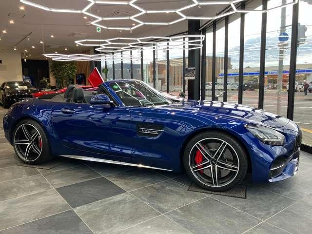 GT C ロードスター MC後モデル 12.3インチコクピットディスプレイ 10.25インチTFTモニター ダイヤモンドステッチナッパレザー ベンチレーション/ヒーターAMGパフォーマンスシート カーボンインテリア(13枚目)