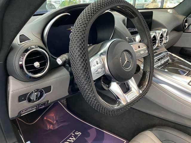 GT C ロードスター MC後モデル 12.3インチコクピットディスプレイ 10.25インチTFTモニター ダイヤモンドステッチナッパレザー ベンチレーション/ヒーターAMGパフォーマンスシート カーボンインテリア(22枚目)