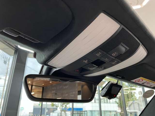 GT C ロードスター MC後モデル 12.3インチコクピットディスプレイ 10.25インチTFTモニター ダイヤモンドステッチナッパレザー ベンチレーション/ヒーターAMGパフォーマンスシート カーボンインテリア(29枚目)