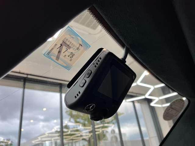 GT C ロードスター MC後モデル 12.3インチコクピットディスプレイ 10.25インチTFTモニター ダイヤモンドステッチナッパレザー ベンチレーション/ヒーターAMGパフォーマンスシート カーボンインテリア(30枚目)