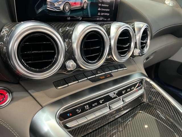 GT C ロードスター MC後モデル 12.3インチコクピットディスプレイ 10.25インチTFTモニター ダイヤモンドステッチナッパレザー ベンチレーション/ヒーターAMGパフォーマンスシート カーボンインテリア(33枚目)
