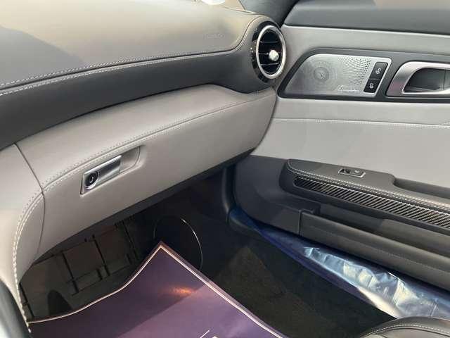 GT C ロードスター MC後モデル 12.3インチコクピットディスプレイ 10.25インチTFTモニター ダイヤモンドステッチナッパレザー ベンチレーション/ヒーターAMGパフォーマンスシート カーボンインテリア(38枚目)