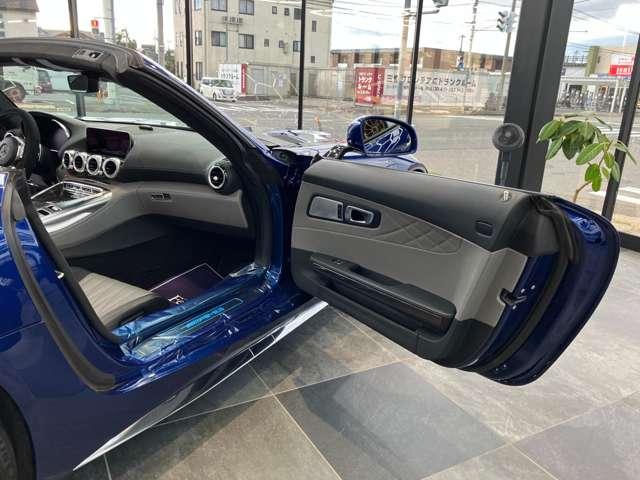 GT C ロードスター MC後モデル 12.3インチコクピットディスプレイ 10.25インチTFTモニター ダイヤモンドステッチナッパレザー ベンチレーション/ヒーターAMGパフォーマンスシート カーボンインテリア(39枚目)