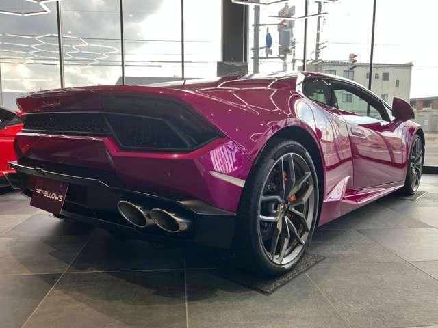 ウラカン LP580-2 CORNESデリバリー フロントリフター ブランディングPKG インテリア・エレガンテ・ビコローレ バックカメラ デジタルミラー&ドラレコ 純正ナビ フルパワーシート(3枚目)