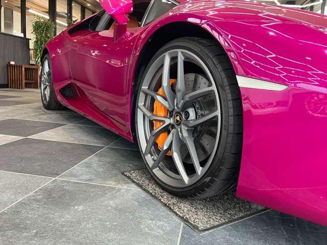 ウラカン LP580-2 CORNESデリバリー フロントリフター ブランディングPKG インテリア・エレガンテ・ビコローレ バックカメラ デジタルミラー&ドラレコ 純正ナビ フルパワーシート(10枚目)