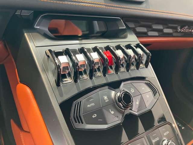 ウラカン LP580-2 CORNESデリバリー フロントリフター ブランディングPKG インテリア・エレガンテ・ビコローレ バックカメラ デジタルミラー&ドラレコ 純正ナビ フルパワーシート(29枚目)