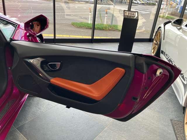 ウラカン LP580-2 CORNESデリバリー フロントリフター ブランディングPKG インテリア・エレガンテ・ビコローレ バックカメラ デジタルミラー&ドラレコ 純正ナビ フルパワーシート(33枚目)