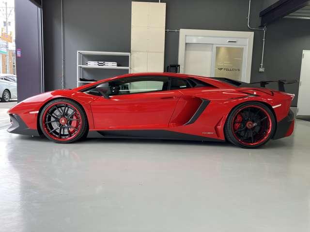 アヴェンタドール ＬＰ７００－４　ＨＹＰＥＲ　ＦＯＲＧＥＤ　２０＆２１　ミシュランＰＳ４Ｓ　パワークラフト切替マフラー　ロワリングキット　フロントリフト　アルカンターラインテリア　リバースカメラ　カーボンドアトリム　純正部品全て保管（8枚目）