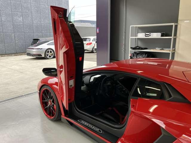 アヴェンタドール ＬＰ７００－４　ＨＹＰＥＲ　ＦＯＲＧＥＤ　２０＆２１　ミシュランＰＳ４Ｓ　パワークラフト切替マフラー　ロワリングキット　フロントリフト　アルカンターラインテリア　リバースカメラ　カーボンドアトリム　純正部品全て保管（21枚目）