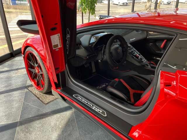 アヴェンタドール ＬＰ７００－４　ＨＹＰＥＲ　ＦＯＲＧＥＤ　２０＆２１　ミシュランＰＳ４Ｓ　パワークラフト切替マフラー　ロワリングキット　フロントリフト　アルカンターラインテリア　リバースカメラ　カーボンドアトリム　純正部品全て保管（22枚目）