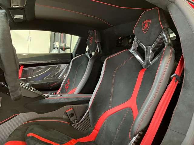 アヴェンタドール ＬＰ７００－４　ＨＹＰＥＲ　ＦＯＲＧＥＤ　２０＆２１　ミシュランＰＳ４Ｓ　パワークラフト切替マフラー　ロワリングキット　フロントリフト　アルカンターラインテリア　リバースカメラ　カーボンドアトリム　純正部品全て保管（27枚目）