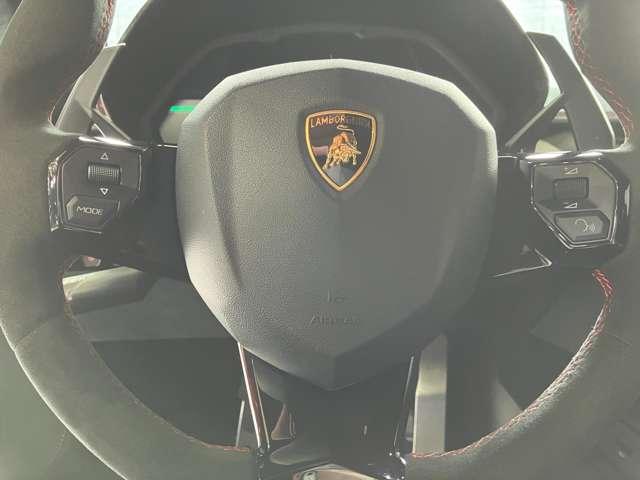 アヴェンタドール ＬＰ７００－４　ＨＹＰＥＲ　ＦＯＲＧＥＤ　２０＆２１　ミシュランＰＳ４Ｓ　パワークラフト切替マフラー　ロワリングキット　フロントリフト　アルカンターラインテリア　リバースカメラ　カーボンドアトリム　純正部品全て保管（31枚目）