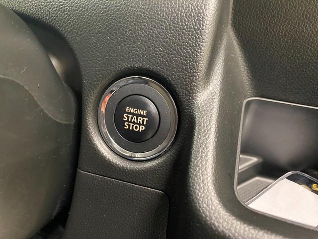 プッシュスタートシステムです。ブレーキを踏みながらスイッチを押すだけでエンジンがかかります！