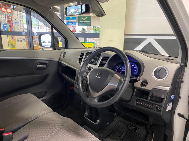 ワゴンＲ ＦＺ　４ＷＤ　ＣＤオーディオ　シートヒーター（8枚目）