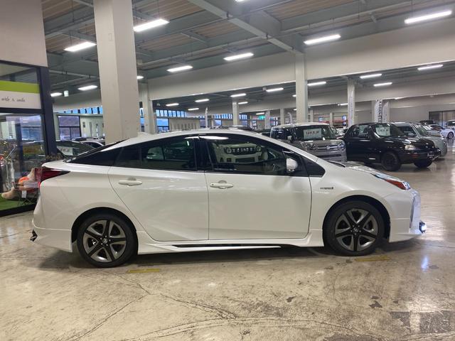 プリウス Sツーリングセレクション 4WD 純正ナビ・TV Bカメ(5枚目)