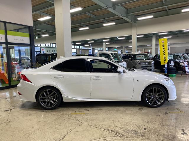 ＩＳ ＩＳ３００ｈ　Ｆスポーツ　純正ナビ・ＴＶ　Ｂカメ　ＥＴＣ（5枚目）