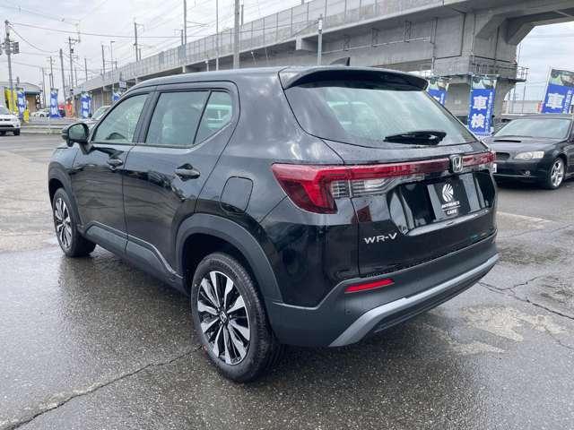 ＷＲ－Ｖ Ｚ　登録済未使用車　純正フロアマット（3枚目）