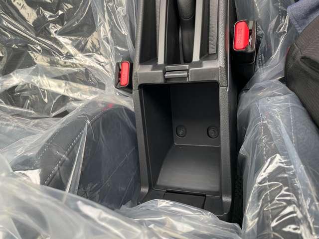 ＷＲ－Ｖ Ｚ　登録済未使用車　純正フロアマット（20枚目）