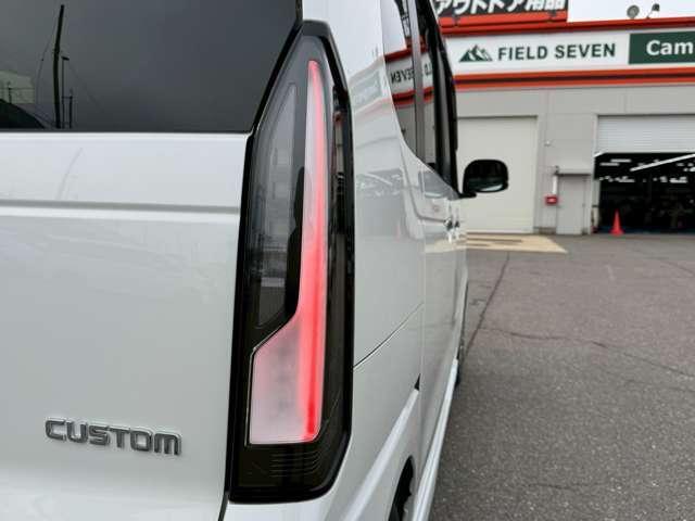 Ｎ－ＢＯＸカスタム ターボ　届出済未使用車　フロアマット・バイザー（7枚目）