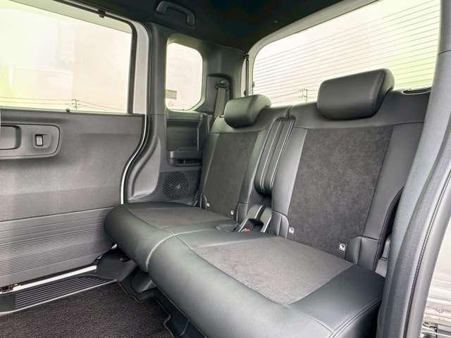 Ｎ－ＢＯＸカスタム ターボ　届出済未使用車　フロアマット・バイザー（33枚目）