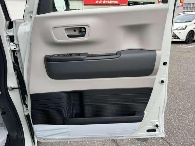 Ｎ－ＢＯＸ 　届出済未使用車フロアマット・バイザー（24枚目）